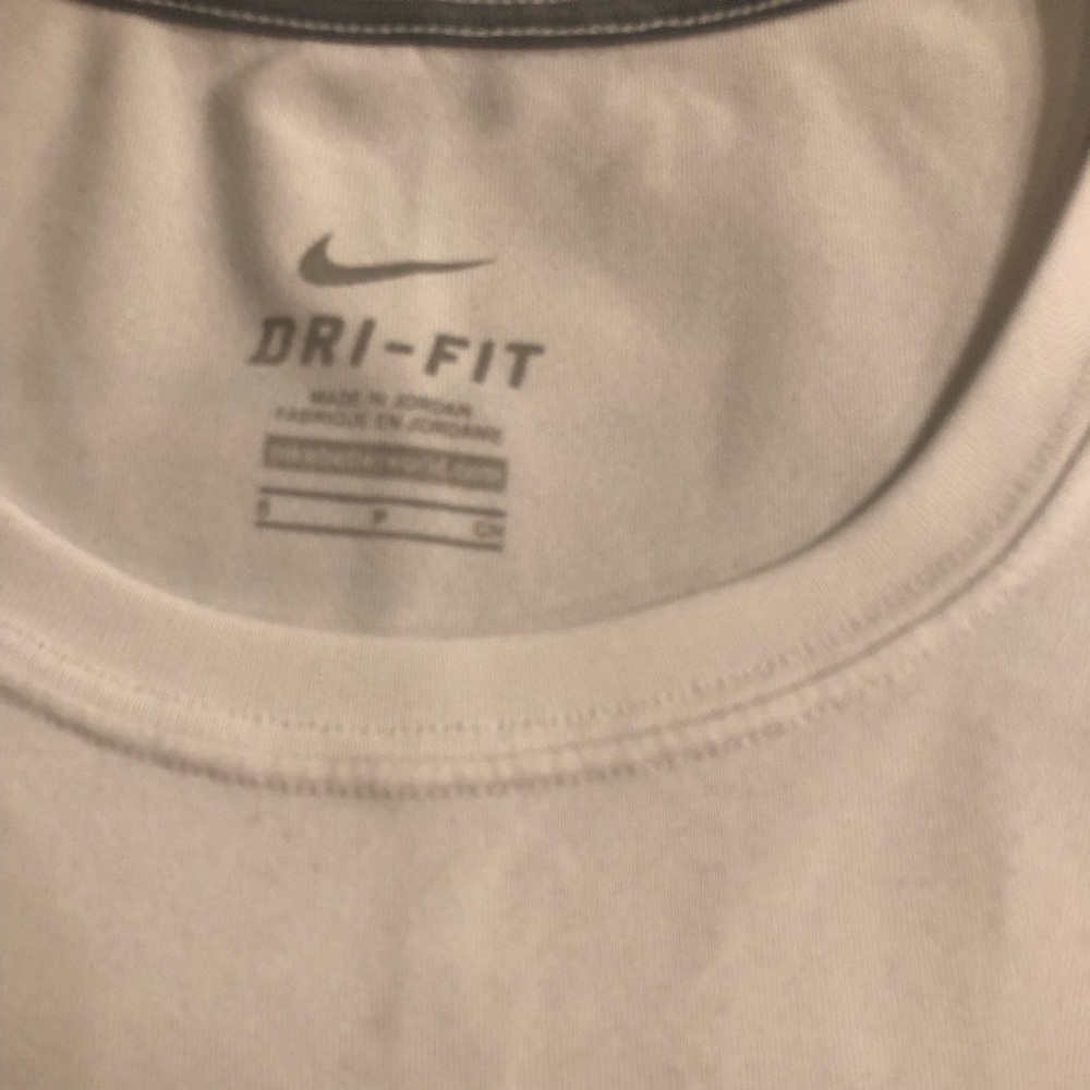 (2) Nike Tops Small - Picture 3 of 7